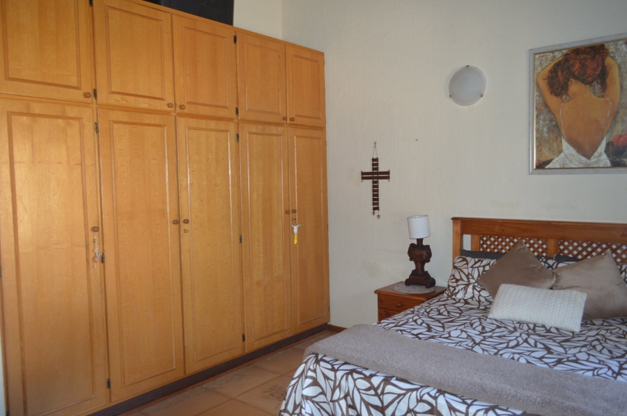 5 Bedroom Property for Sale in Wilkoppies North West